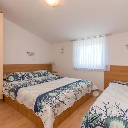 Lovely In Appartement Sveti Filip i Jakov